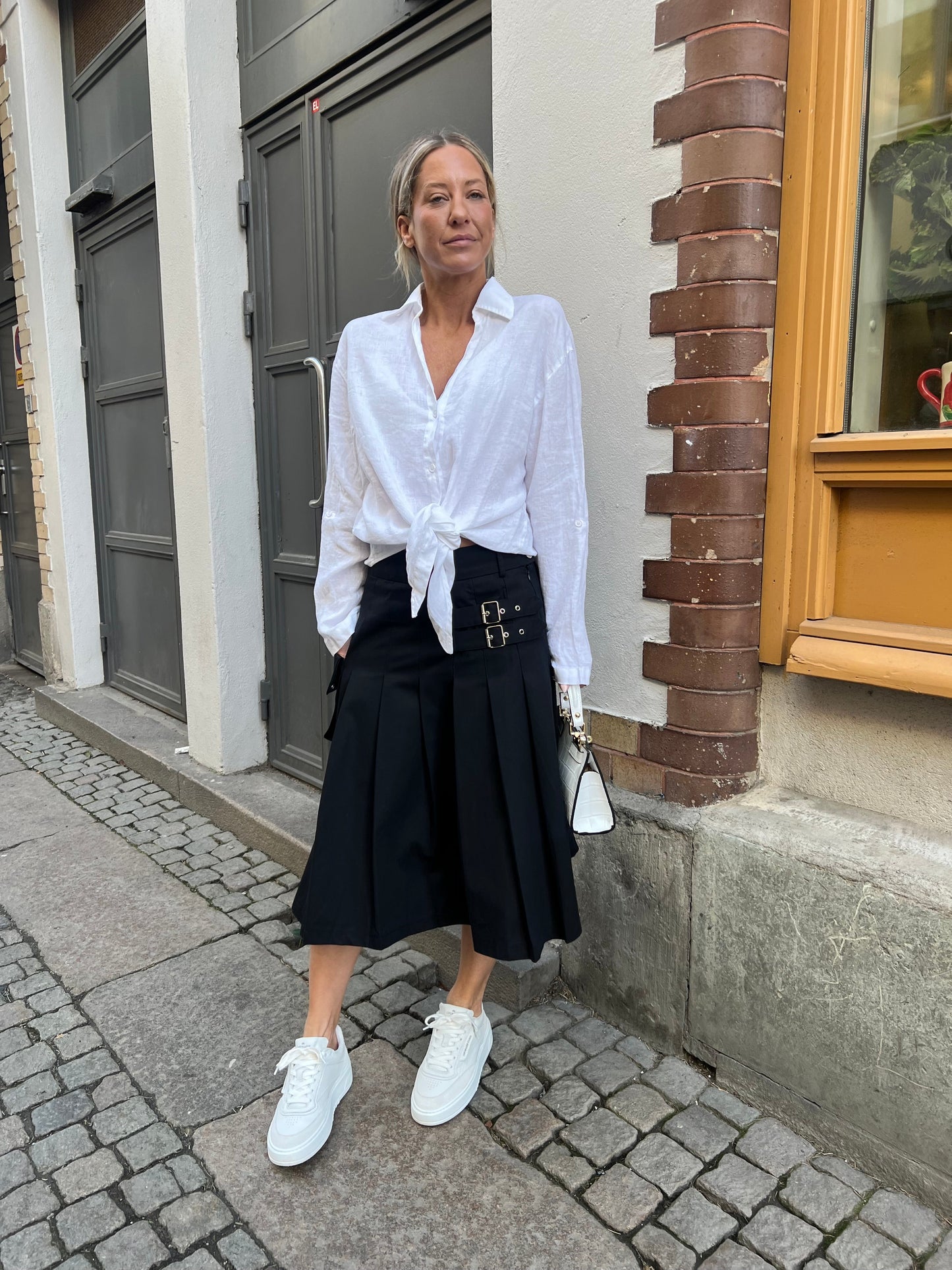ANNA SKIRT PLISSE svart - YE1SK211