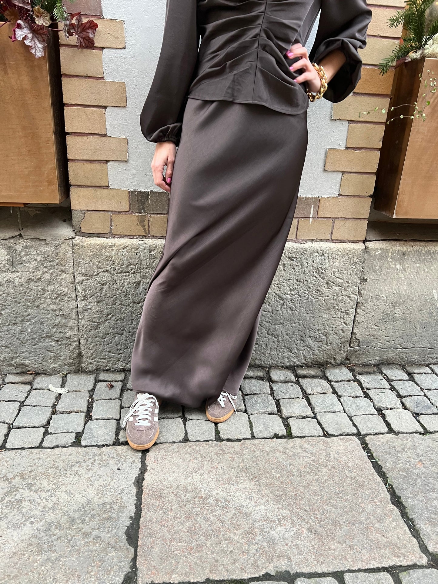Vicky heaven satin skirt Brown