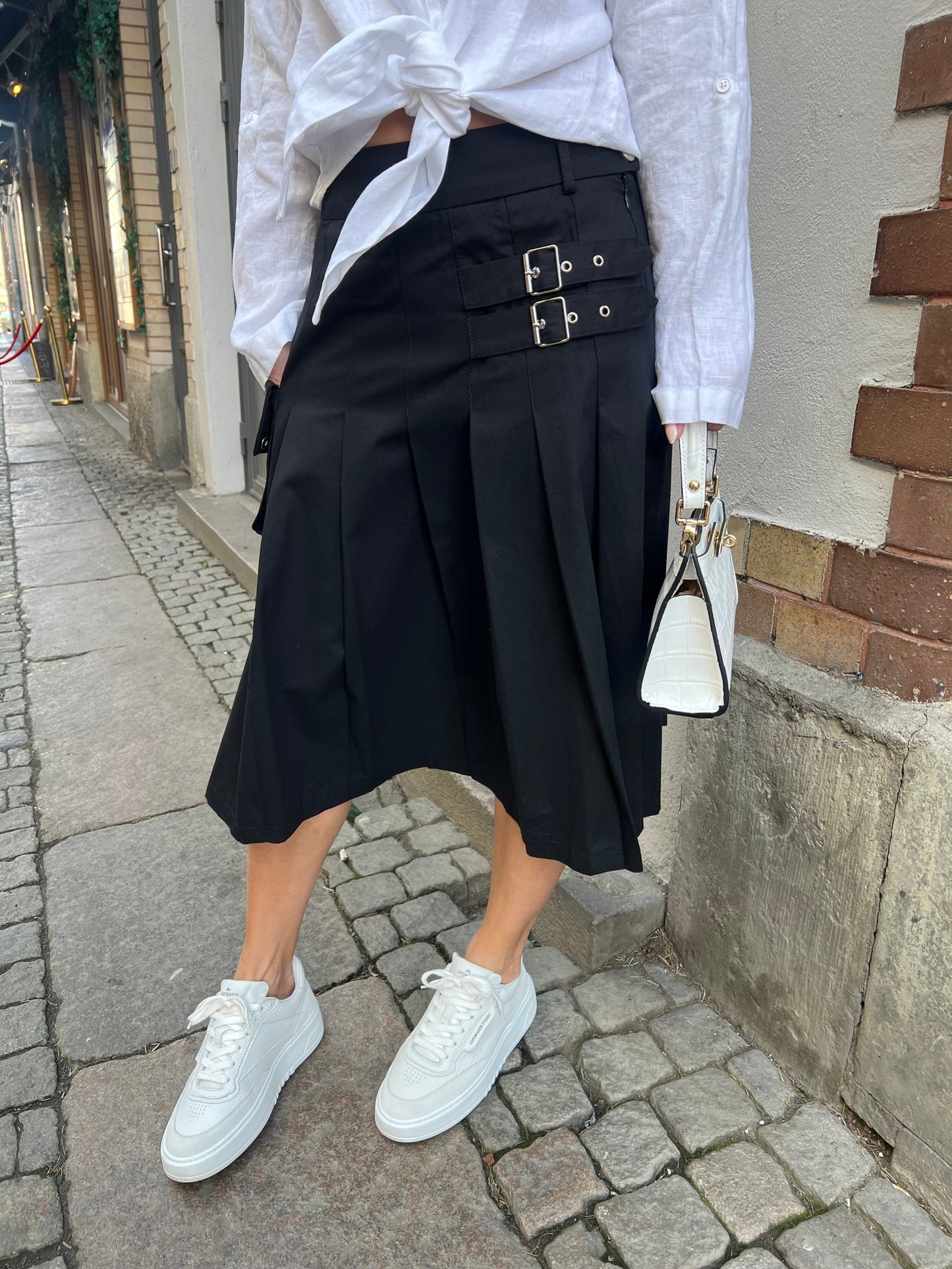 ANNA SKIRT PLISSE svart - YE1SK211